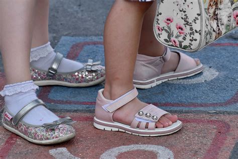 Free picture: children, foot, sandal, street, fashion, footwear, shoe