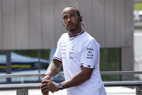 Hamilton Extiende Su Contrato Con Mercedes Hasta