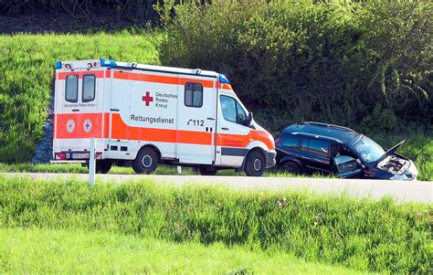 Blumberg 55 Jährige bei Unfall auf B 27 schwer verletzt Blumberg