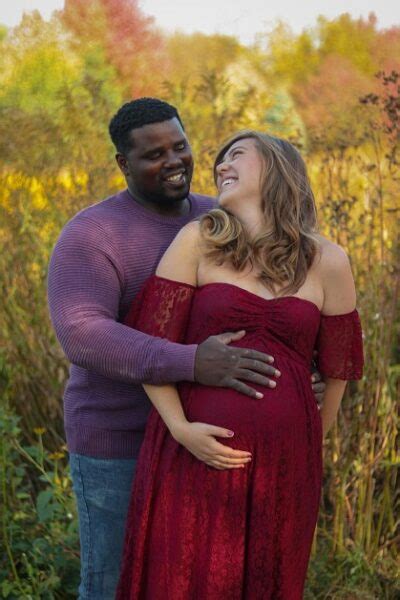 25 Couple Maternity Photoshoot Ideas