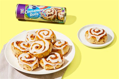 How To Cook Pillsbury Cinnamon Rolls In Microwave - Recipes.net