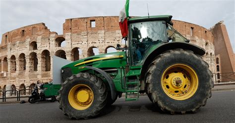 Meloni E I Suoi Ministri Vedono Gli Agricoltori A Palazzo Chigi Via L