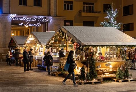 A Trento Tornano I Mercatini Di Natale Con Le Luci Che Si Accendono