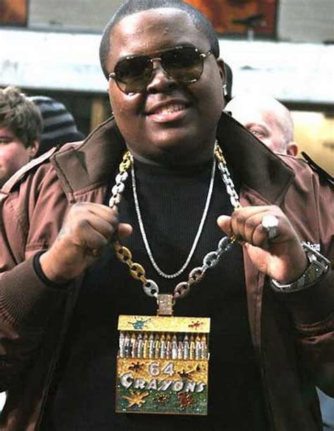 Most Ridiculous Rapper Chains (22 pics)