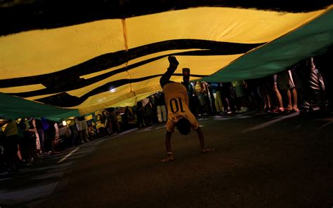 Miles De Brasileños Presionaron Al Tribunal Supremo En Las Calles Para