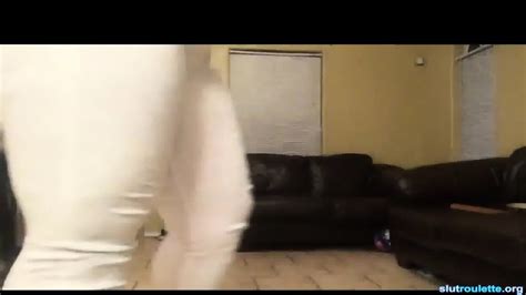 Thick Curvy Milf Shows Bubble Butt