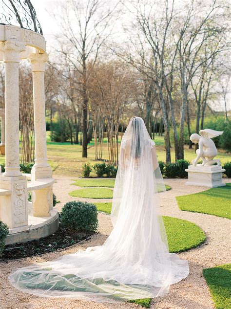 Knotting Hill Place Bridal Session | DFW Wedding Photographer | Chanie