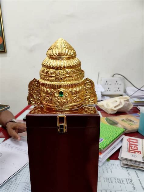 Kolhapur Ambabai Crown 47 Tola Gold Crown Offered By Devotees