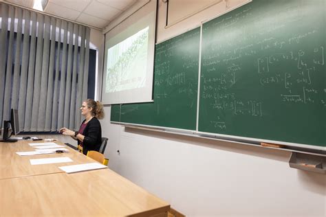 Fotografije S Fakulteta Fakultet Primijenjene Matematike I Informatike