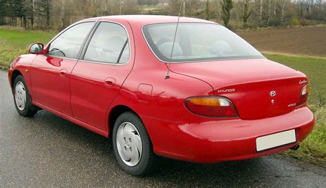 1995 Hyundai Elantra Base Sedan 1 6L Manual