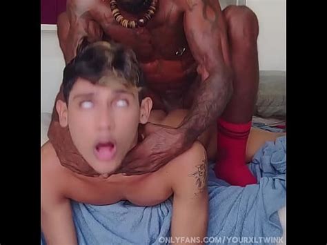 BUBBLE BUTT Joven TWINK ES GOLPE DURO POR UNA BBC PULGADAS Y LE DERRITE EL CEREBRO XVIDEOS