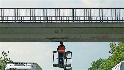 Brücke bei Lübeck wird repariert Einspurige Verkehrsführung an der