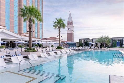 Venetian vs. Palazzo Las Vegas: Which Should You Choose?