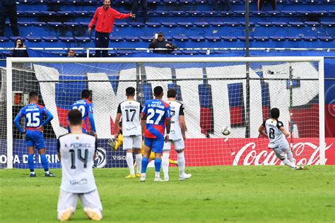 Tacuary Y Cerro Porteño Empatan 2 2 En Un Partido Matutino Lleno De