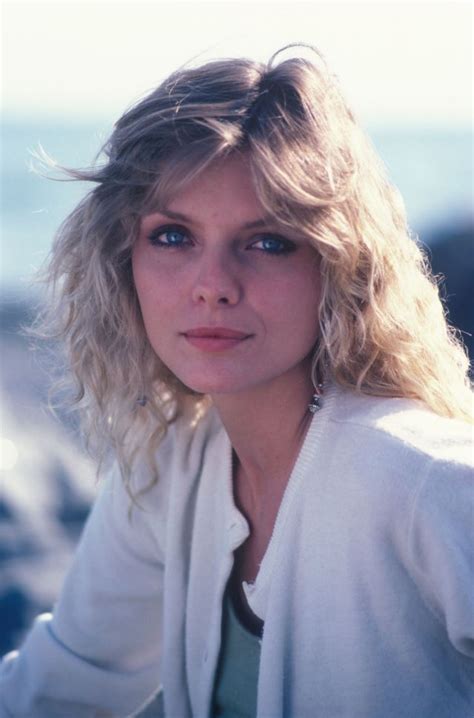 25 Fascinating Photographs of a Young Michelle Pfeiffer in the 1980s ...