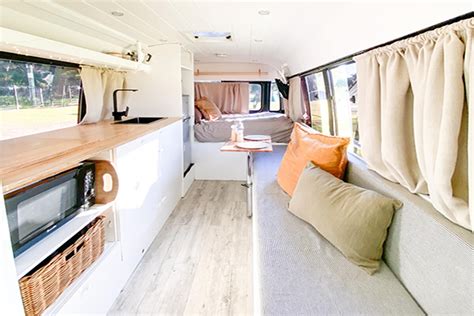 Guide to motorhome bus layouts :: Camplify