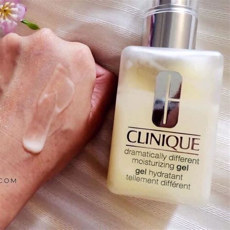 Kem Dưỡng Ẩm Clinique Dramatically Different Moisturizing Gel