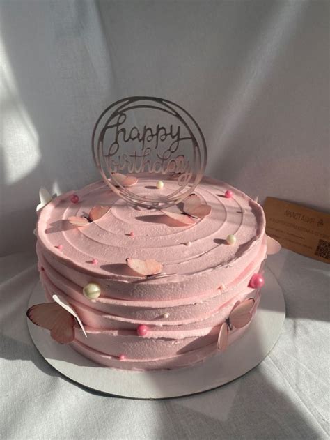 Торт с бабочками