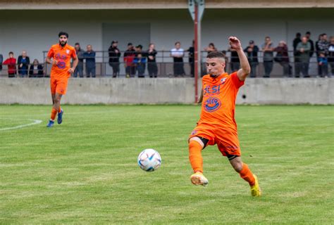 Photos Le Sarreguemines Fc Et L Us Forbach Ne Se D Partagent Pas Les