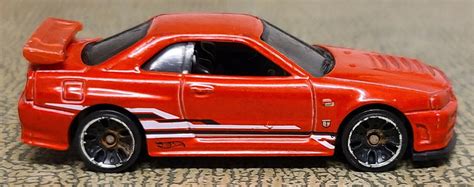 Hot Wheels Nissan Skyline Gt R R Red Hw Showroom Asphalt Assault