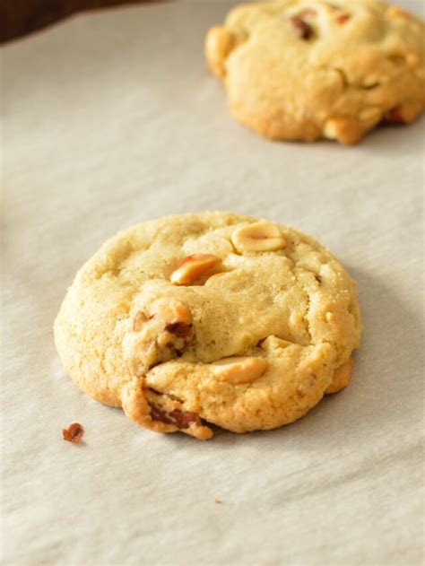 Mixed Nuts Cookies - caramel and cashews