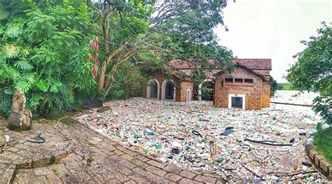 Rio Tietê Fica Tomado Por Lixo Plástico Depois De Forte Chuva No