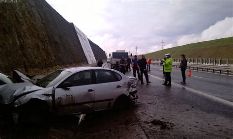 Accident Grav Pe Autostrada Transilvania Un Mort Si Patru Persoane