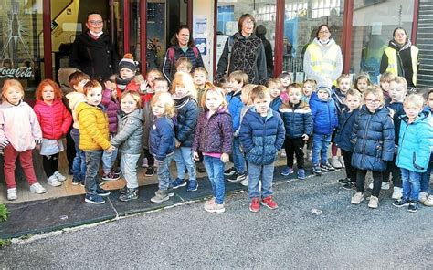 Gourin Les Petits De L Cole Jean Gu Henno Au Cin Ma Jeanne Darc