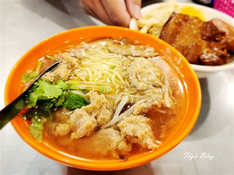 圓環龍鳳魯肉飯，古早味的濃稠肉羹麵，草菇湯真的很推薦！ 嘿部落