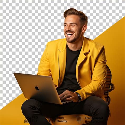 Homem Sorridente Laptop Isolado Em Fundo Transparente Incluir