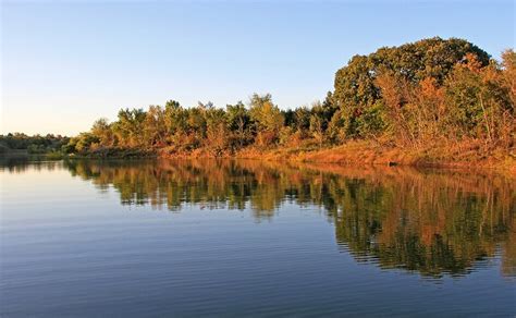 Everyone In Kansas Must Visit This Epic Lake As Soon As Possible