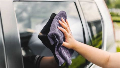 Sabe Como Limpar Os Vidros Do Seu Carro Veja A Solu O Definitiva