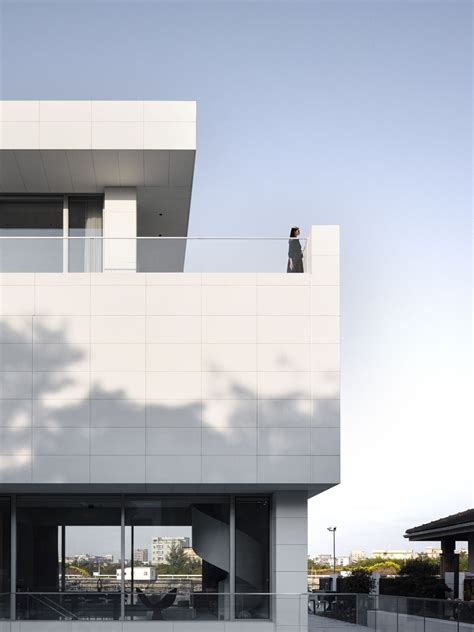 AD ARCHITECTURE makes L House a bold residence | Habitus