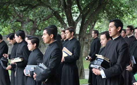 El Noviciado En El Derecho Canónico Oratorio De San Felipe Neri De León