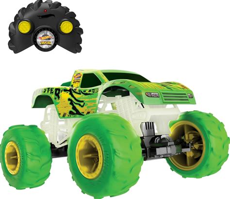 Hot Wheels Monster Trucks Camión Gunkster RC a escala 115 brilla en la oscuridad neumáticos