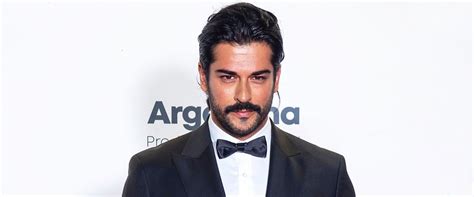 Burak Özçivit conoce al actor que hizo la voz en español de Kemal en