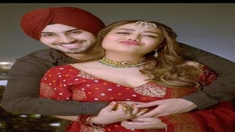 Mouni roy looks hot in lehnga set at lakme fashion week ramp check out her pics LFW लहग सट