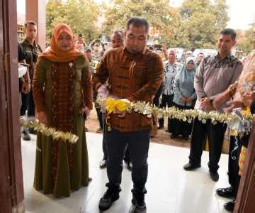 Grup Paduan Suara Ikwi Aceh Kenakan Batik Khas Aceh Besar Tampil Di