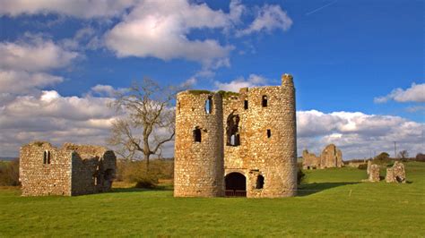 Historic Sites of Ireland: Ballyloughan Castle