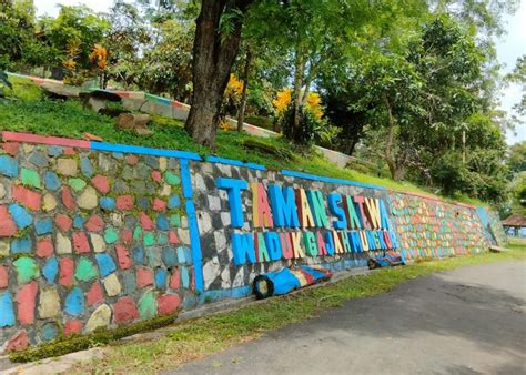 Waduk Gajah Mungkur Wonogiri Info Lokasi Tiket Dan Aktivit