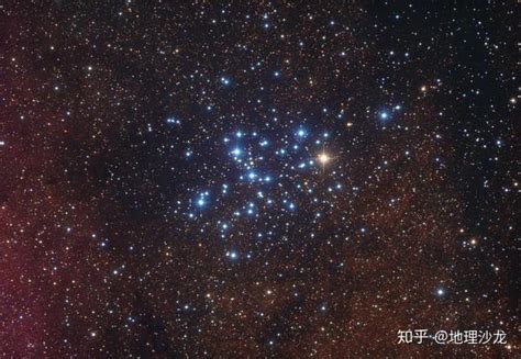 七姐妹星团：又名“昴星团”，是距离地球最近也是最亮的疏散星团 知乎