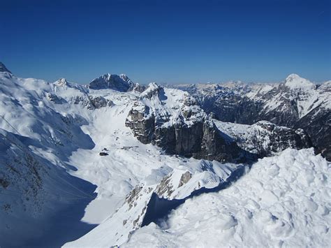 Friuli da giovedì a domenica si scia solo nel comprensorio di Sella