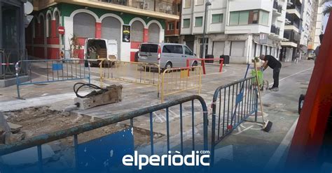 El Ajuntament de Vinaròs realiza mejoras en el pavimento del paseo marítimo