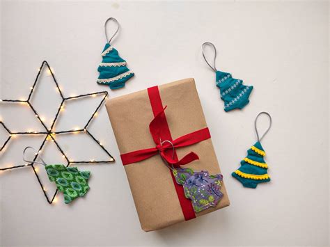 Sewing the colorful Christmas Ornaments with free pattern