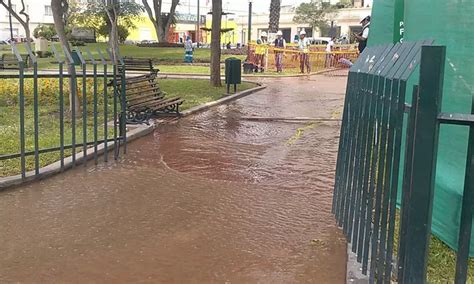 Rotura de tubería de agua en Miraflores ocasiona aniego y corte del