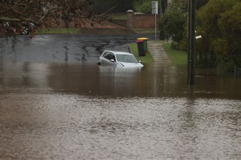 Australia Floods Worsen As Thousands More Flee Sydney Homes Reuters