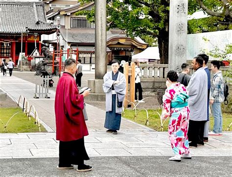 今日の浅草。 男性の方もいい感じでポーズとってます。 どこの国からかな？ 正しく恐れてしっかり対策お願いします 浅草 Asakusa