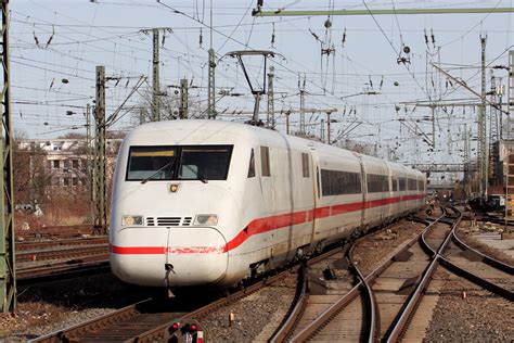 402 024 4 als ICE 640 nach Düsseldorf Hbf bei der Einfahrt in Dortmund