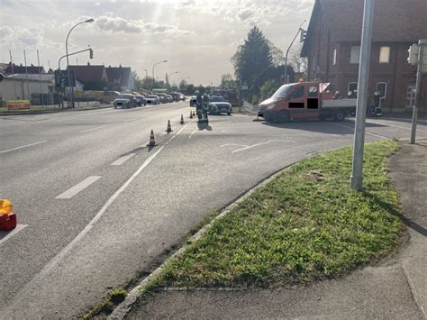 Rote Ampel übersehen Zwei Verletzte Feuerwehr Oettingen i Bay