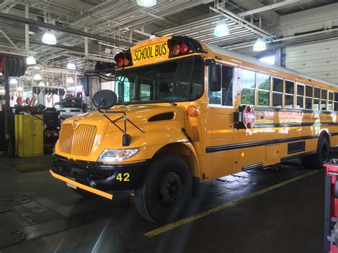 Ready to roll: Fast facts on Fairfax Co. school buses - WTOP News